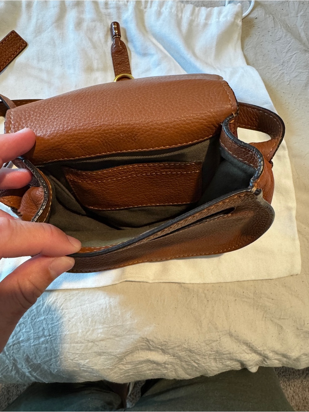 Chloé Marcie Small Crossbody Bag in Grained Calfskin - Tan - Picture 7 of 13